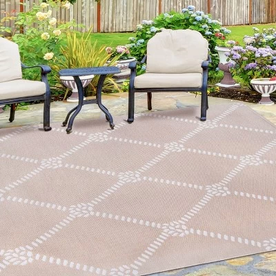 Modern Coastal Diamond Lattice Indoor Outdoor Area Rug By Blue Nile Mills - Image 5